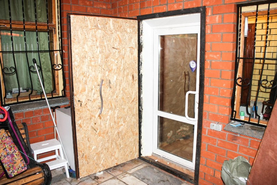 Монтаж входной металлической двери