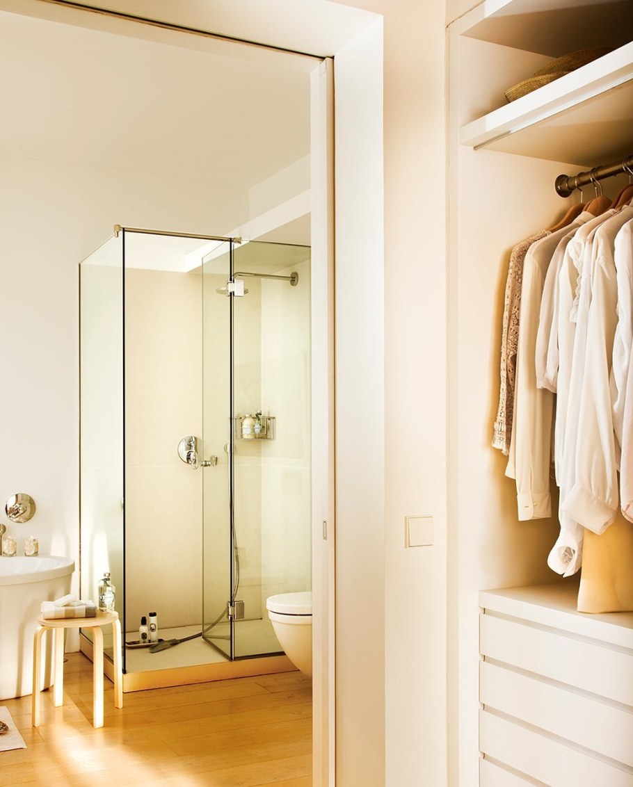 Гардеробная в ванной комнате