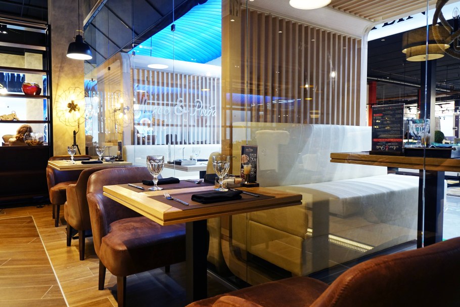 Американское кафе в стиле 50-х