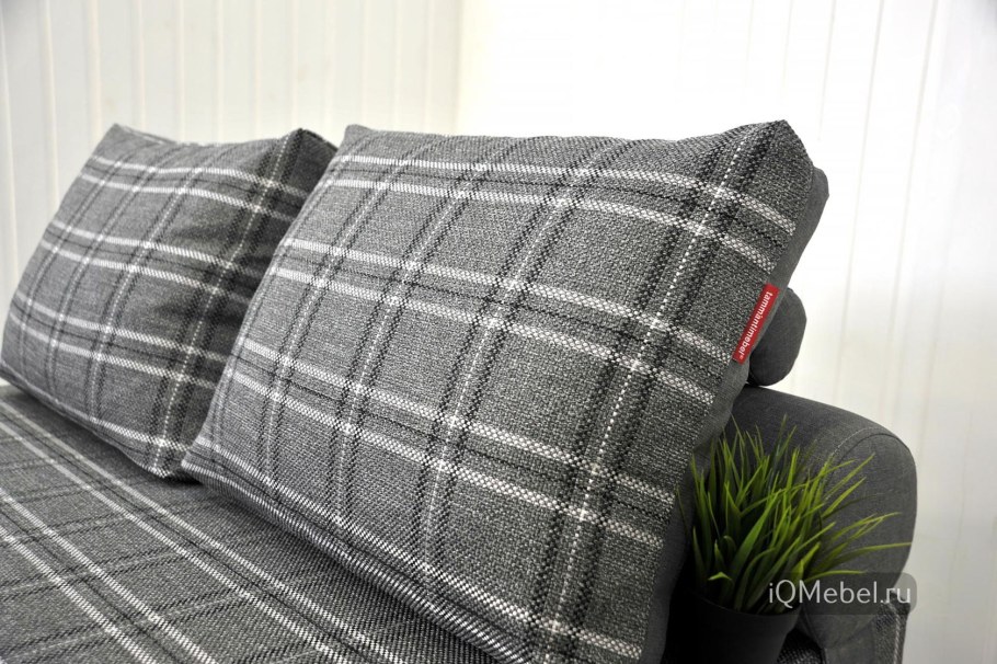 Диван в клетку в интерьере