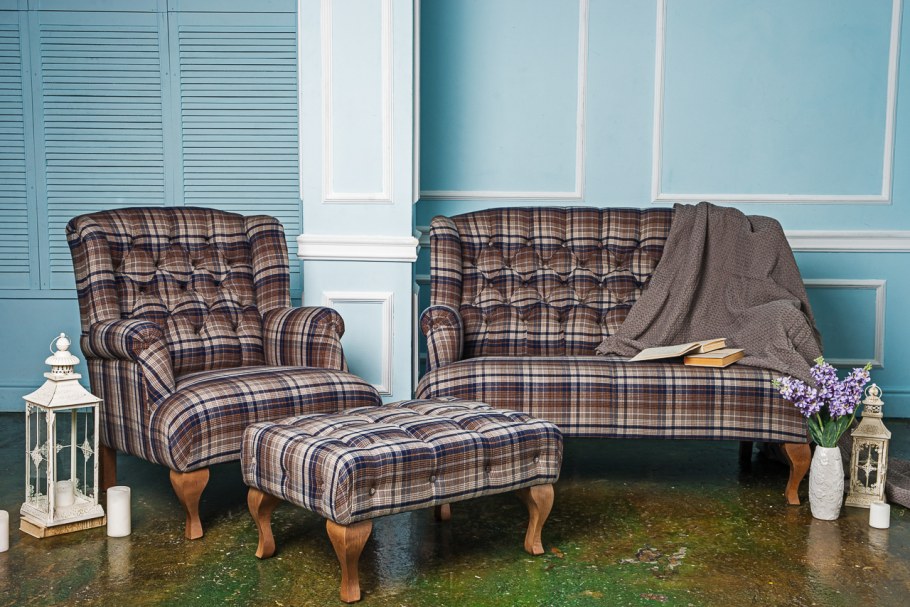 Диван в шотландскую клетку