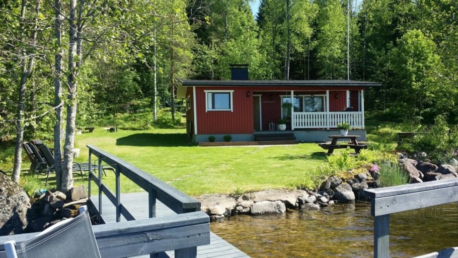 Дом у озера Хюмпелянъярви