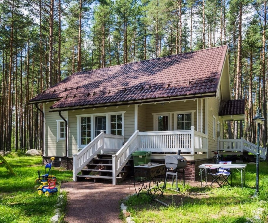 Дом у озера штат Монтана