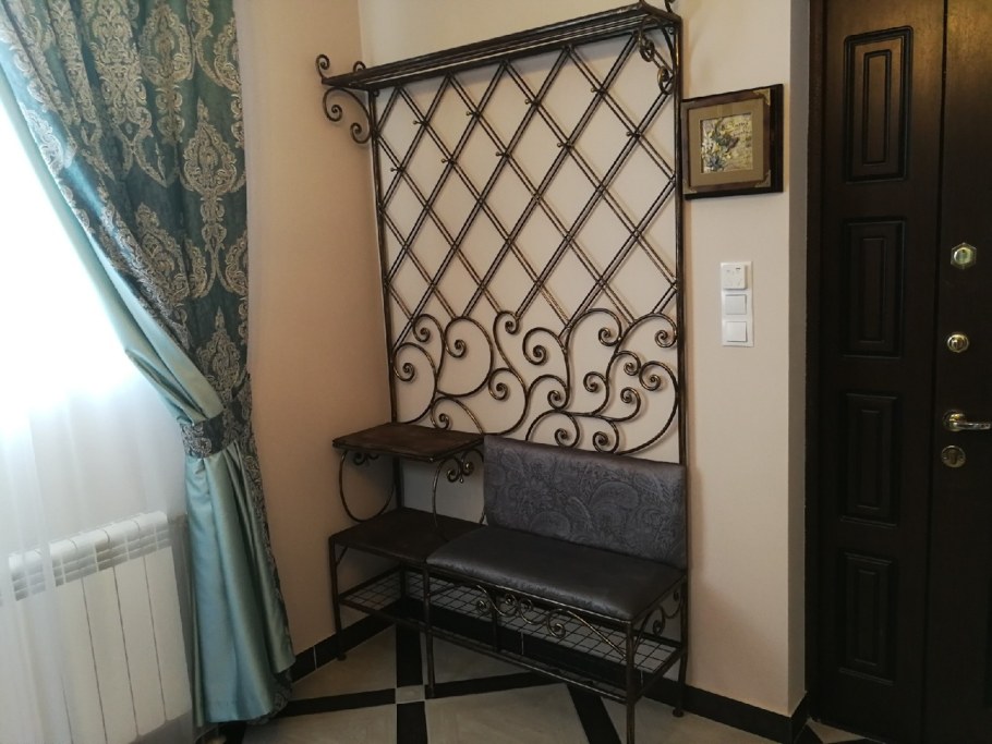 Кованые изделия в интерьере