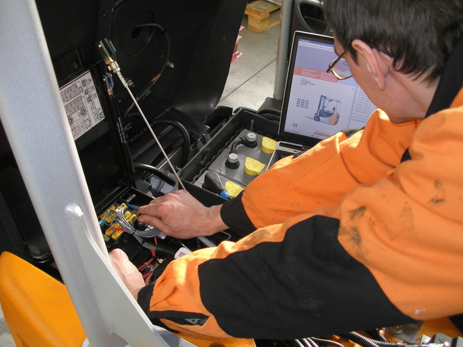 Техническое обслуживание погрузчиков