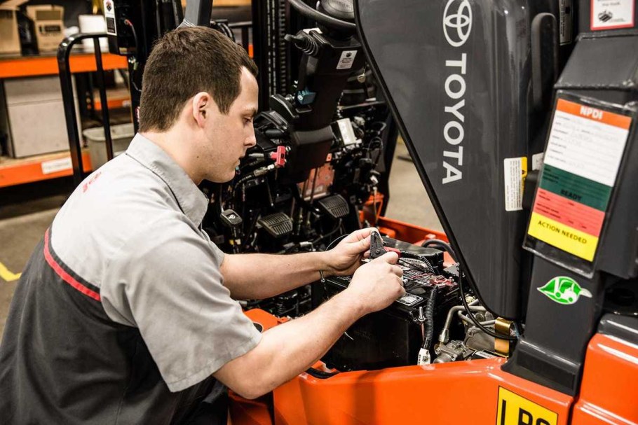 Техническое обслуживание вилочных погрузчиков