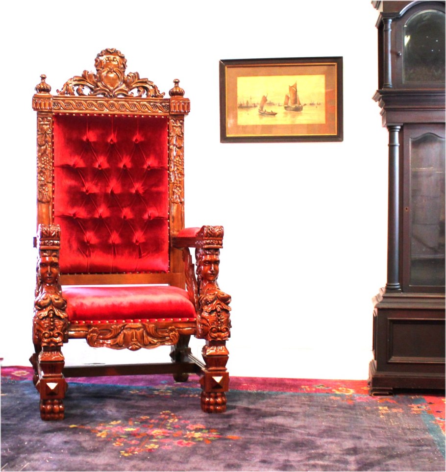 Старинный трон