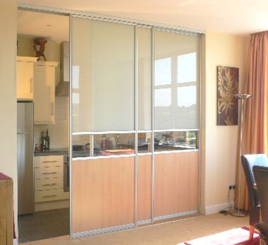 Кухонный гарнитур с раздвижными дверями