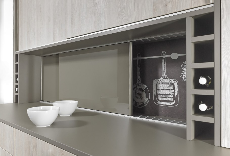 Двери между кухней и гостиной