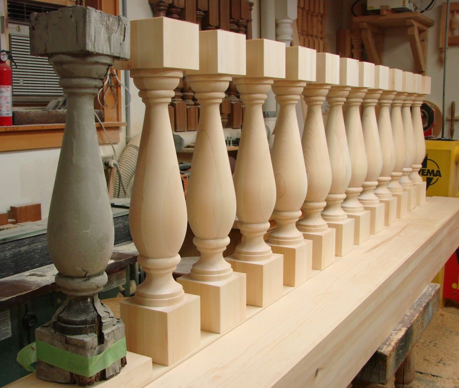 Веранда с балясинами