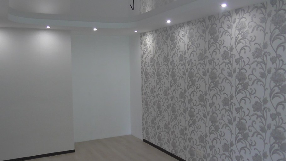 Натяжной потолок и абое