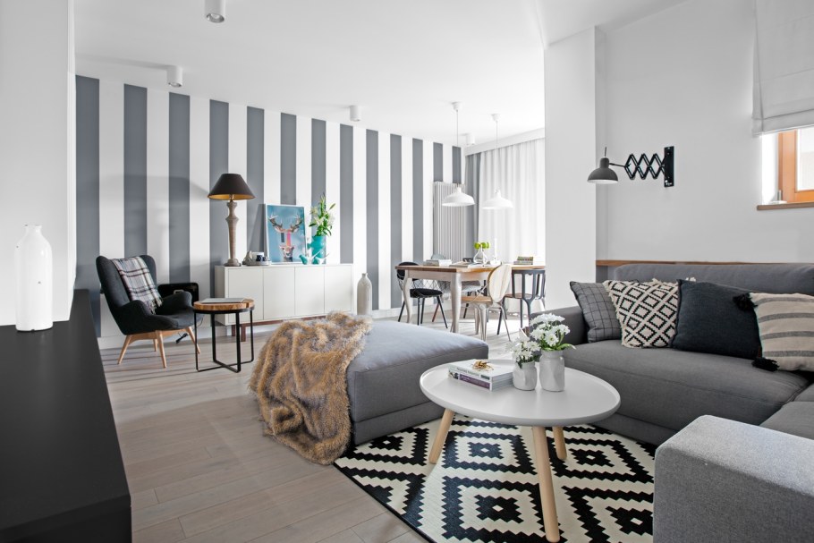 Акцентная стена в интерьере гостиной в скандинавском стиле