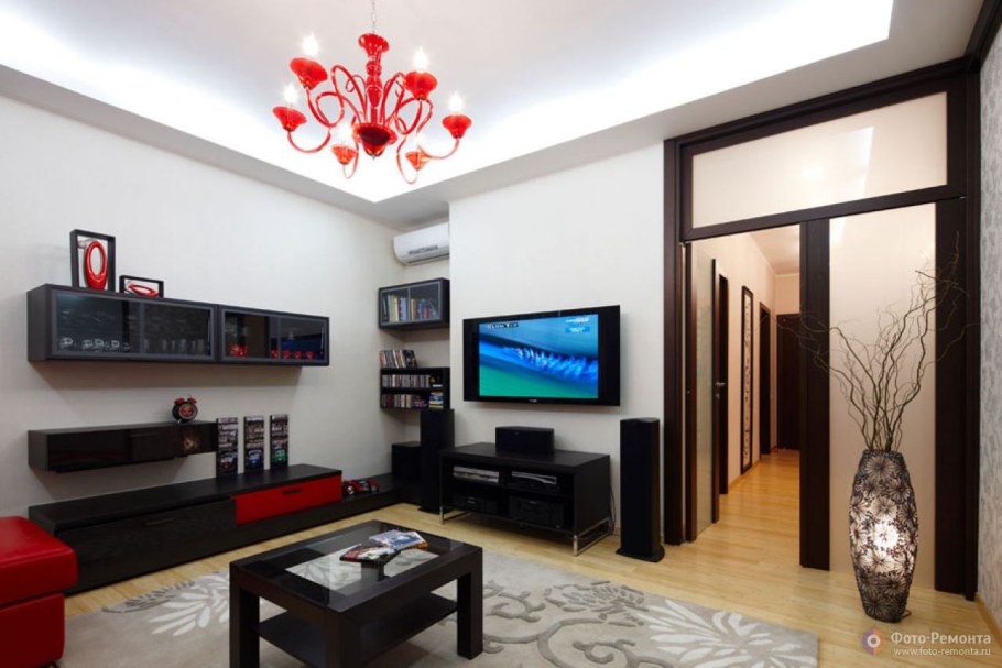 Интерьер гостиной комнаты в панельном доме