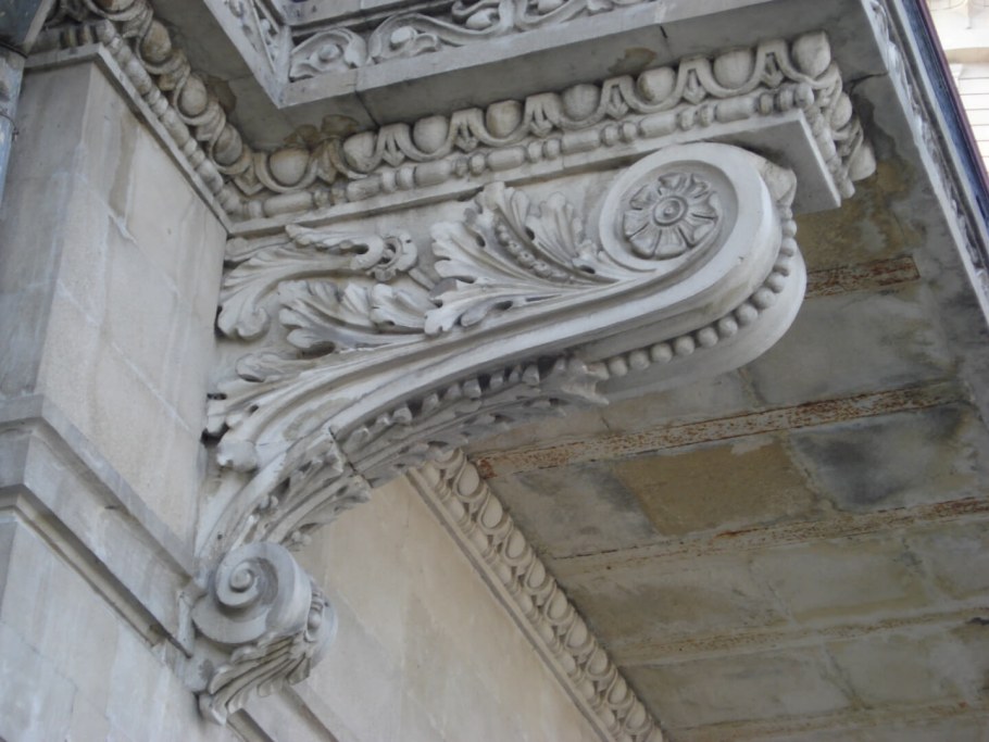 Кронштейн архитектурный элемент