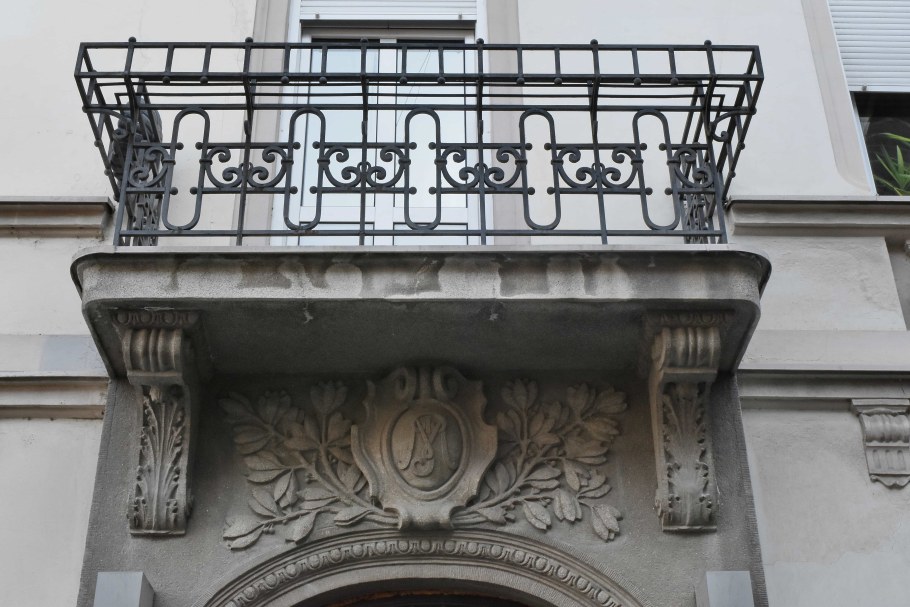 Cantilever Architecture