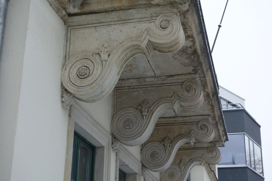 Кронштейн архитектурный элемент