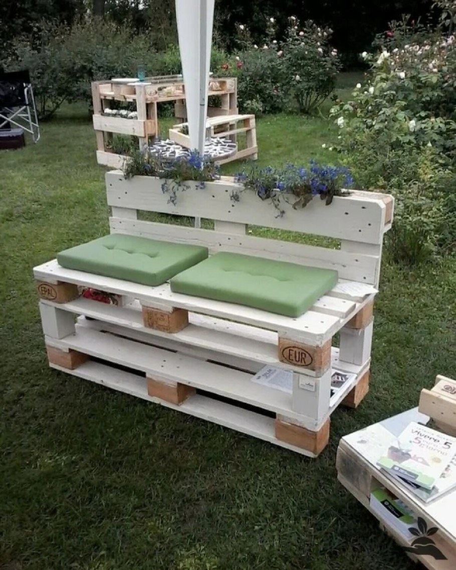 Мебель из поддонов для дачи