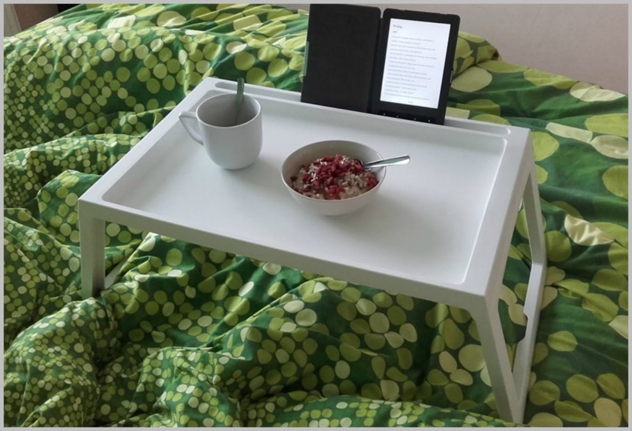 Кроватный столик