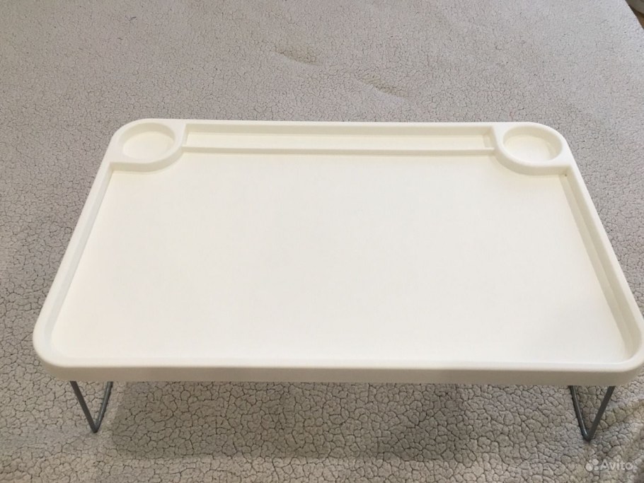 Столик для завтрака из дерева