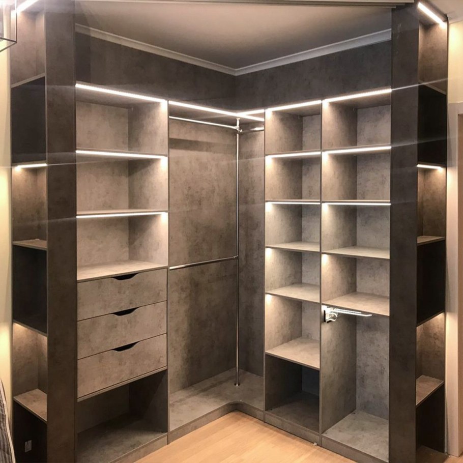 Угловой шкаф в прихожую