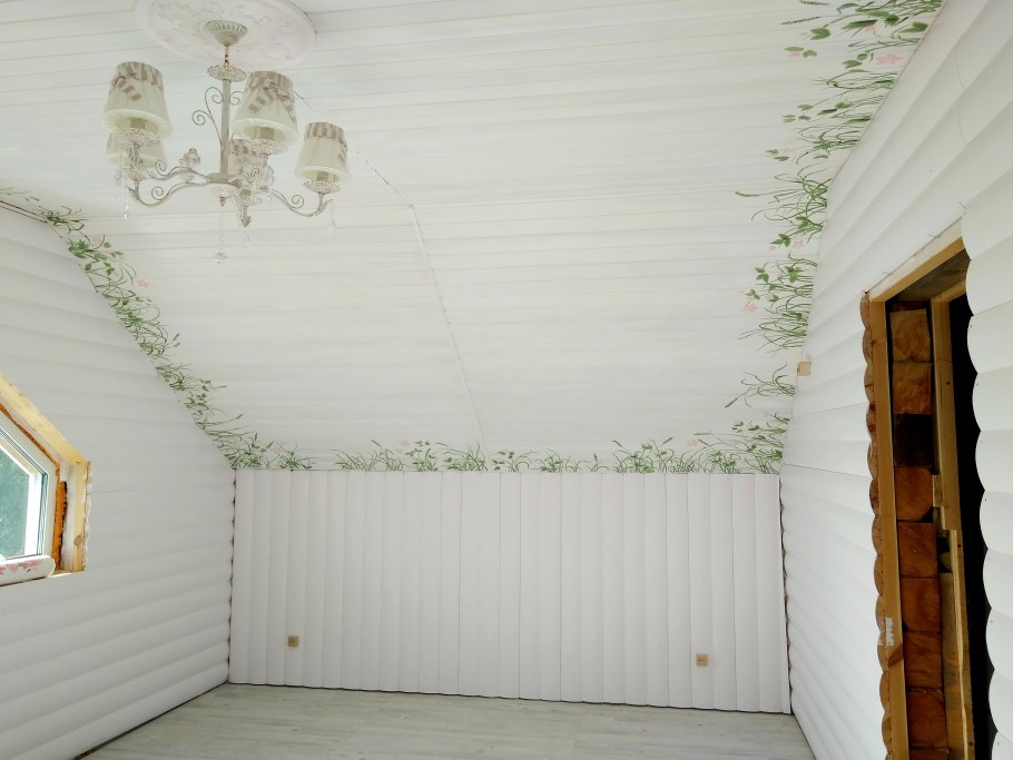 Отделка мансарды в деревянном доме