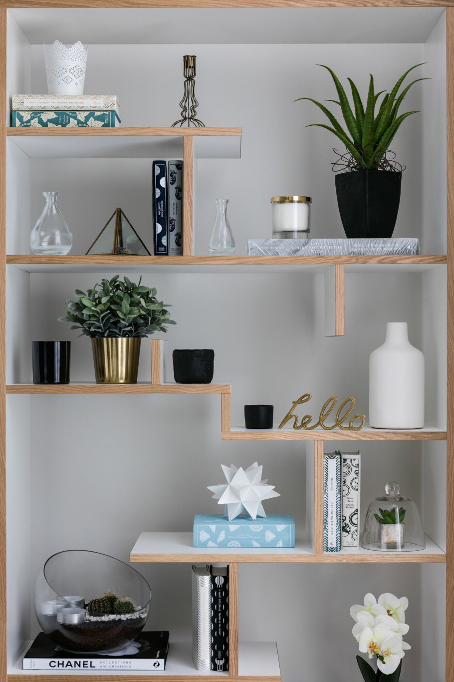 Декор для открытая полка в гостиную