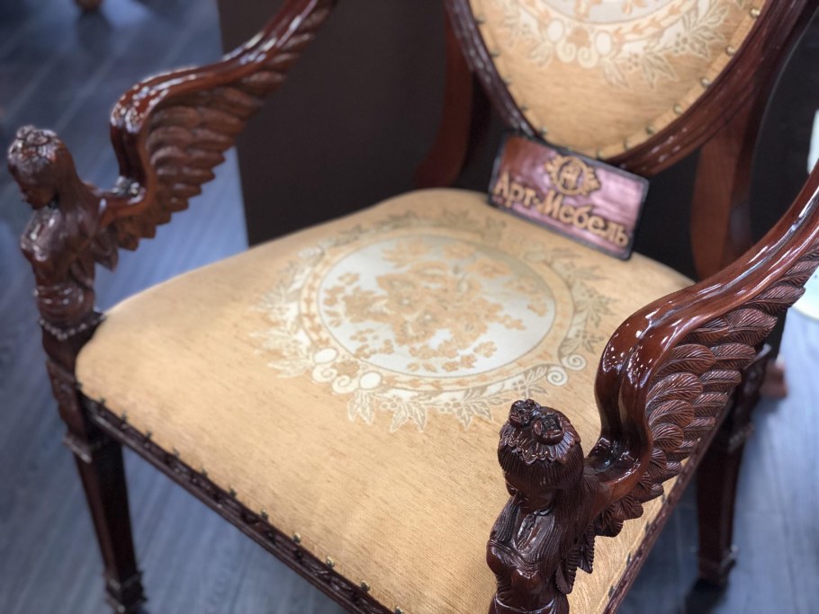 Кресло древнее