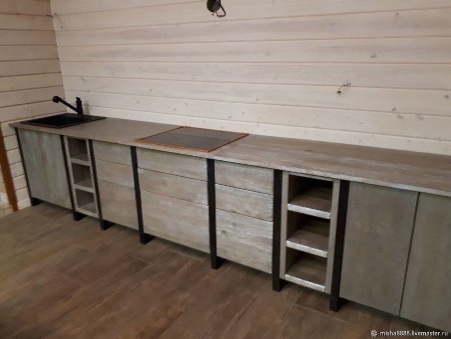 Барная стойка из мебельного щита в студии