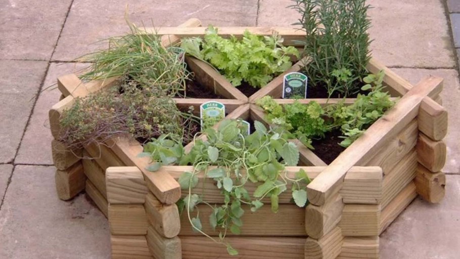 Деревянные клумбы