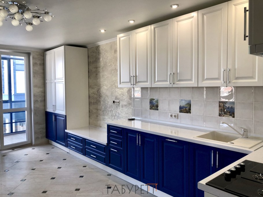 Кухня сине зеленого цвета