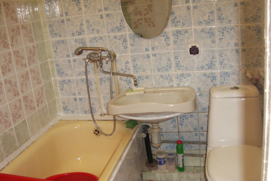 Старая ванная комната без ремонта