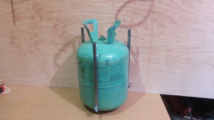 Из баллона фреона r2d2