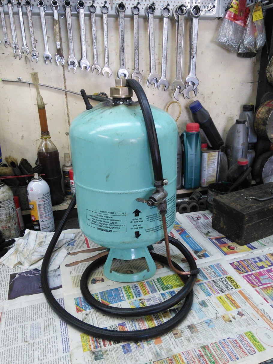 Маслонагнетатель из фреонового баллона