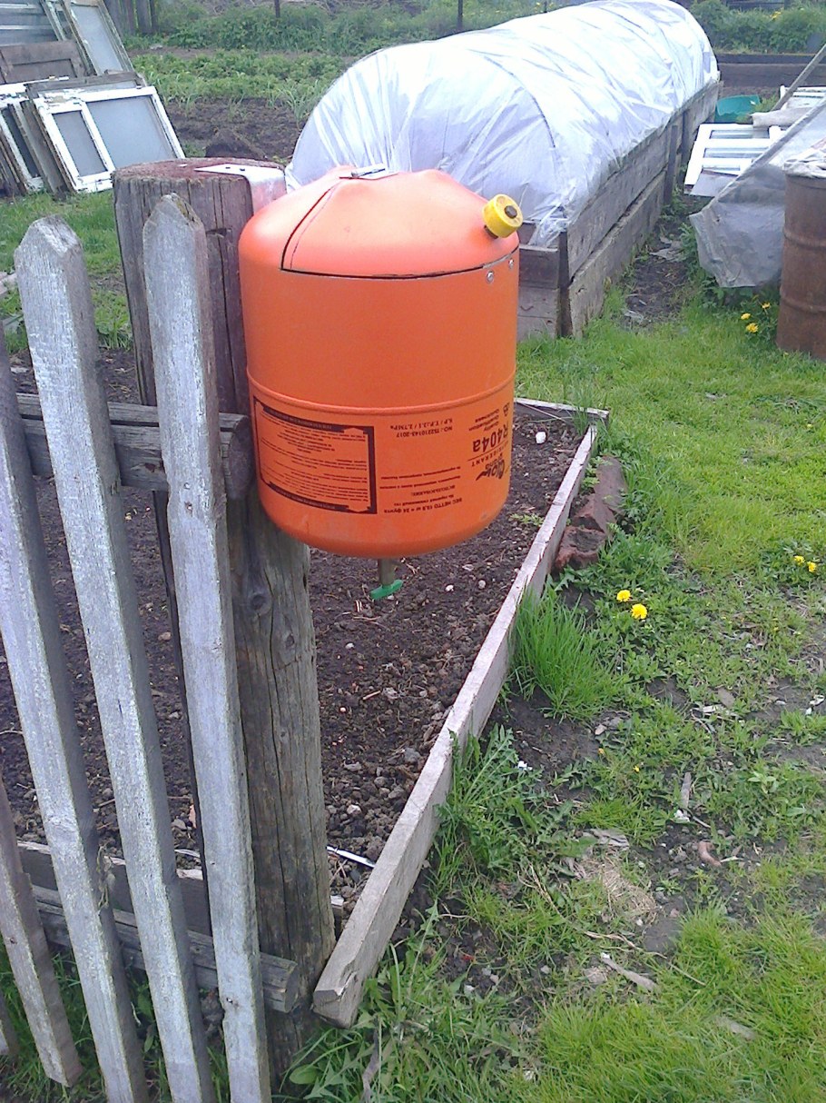 Из фреонового баллона