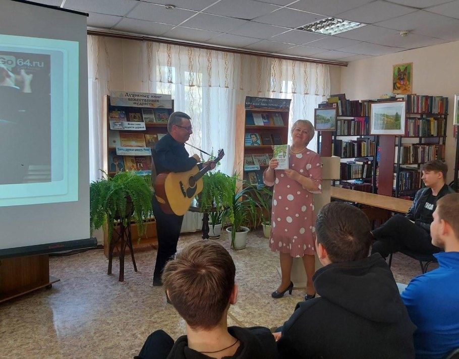 ГПНТБ Новосибирск читальный зал