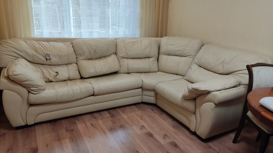 Обивка подлокотника дивана