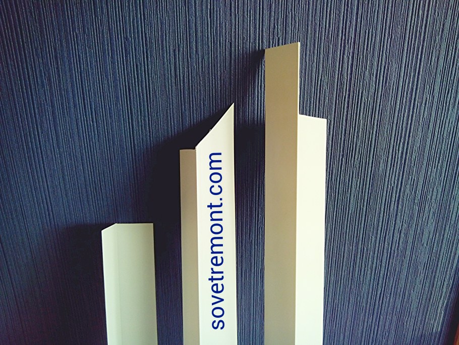 Пластиковые уголки для стен