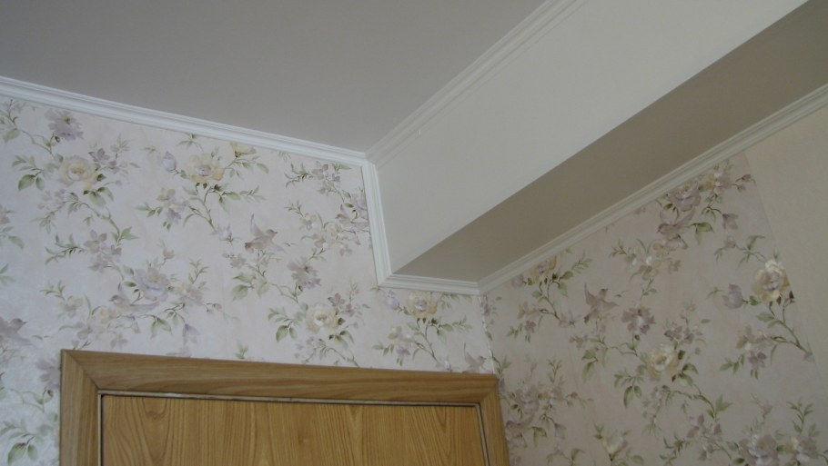 Выступ на потолке