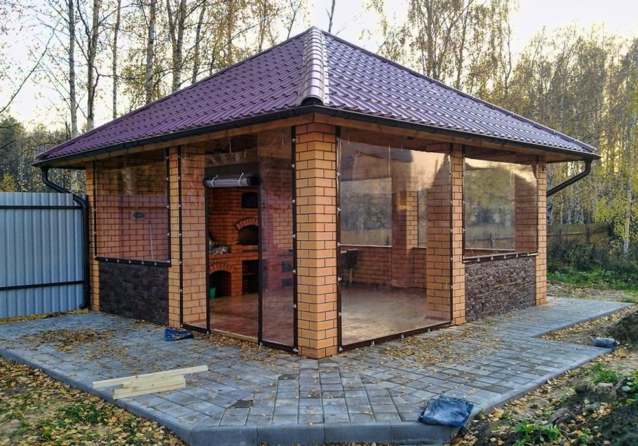 Мангальная зона на веранде бани