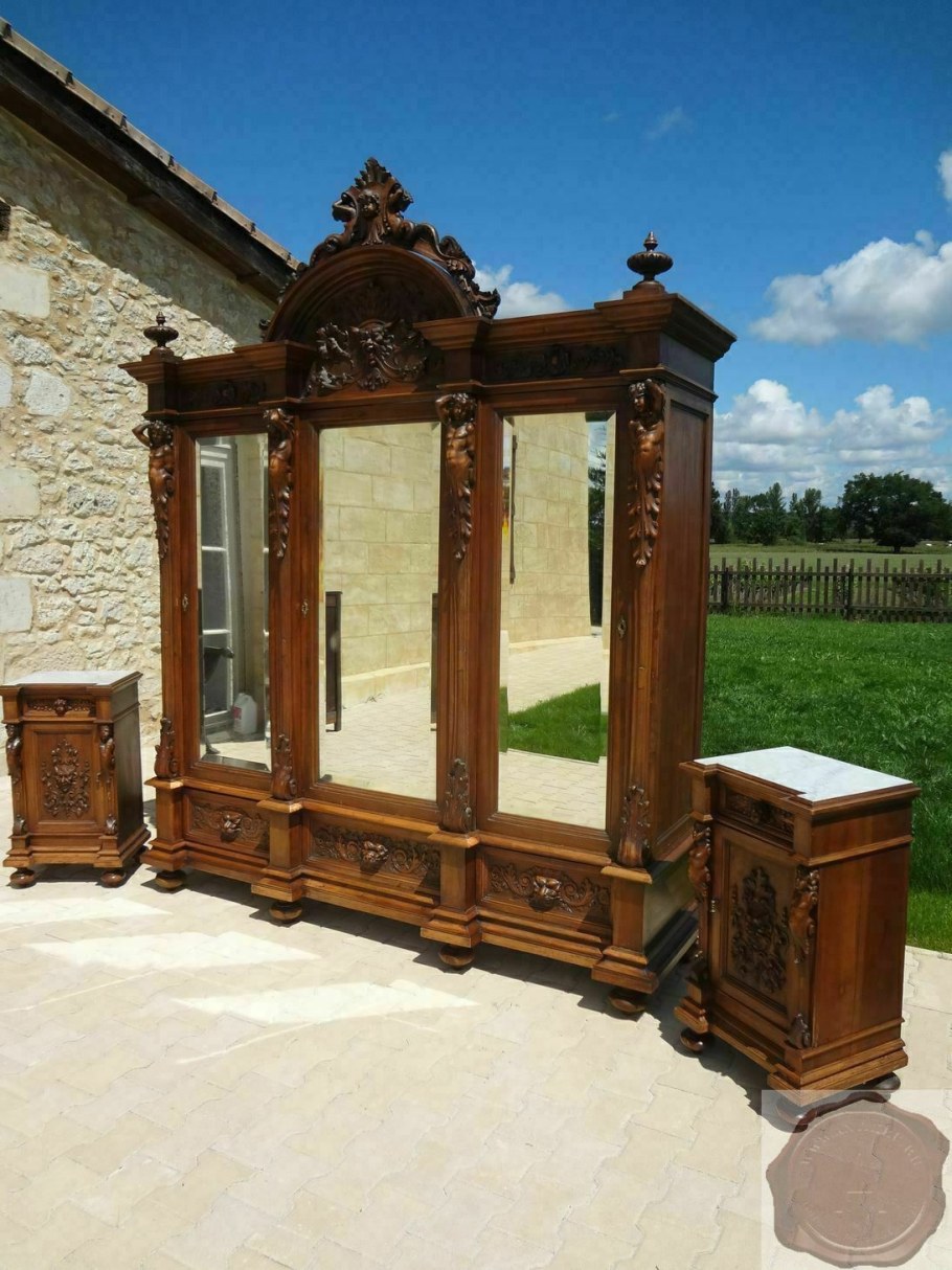 Шкаф в стиле Ренессанс