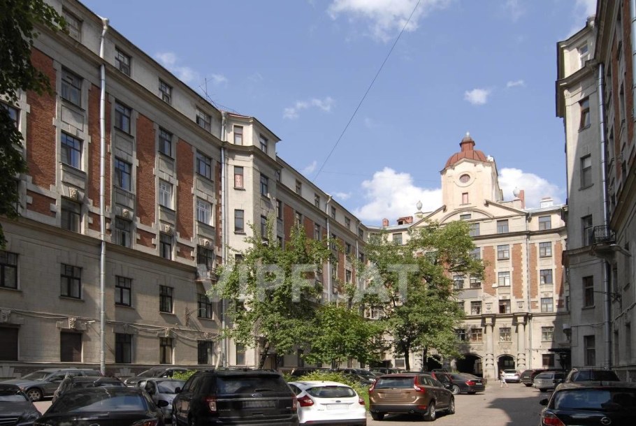 Двор курдонер Санкт-Петербург