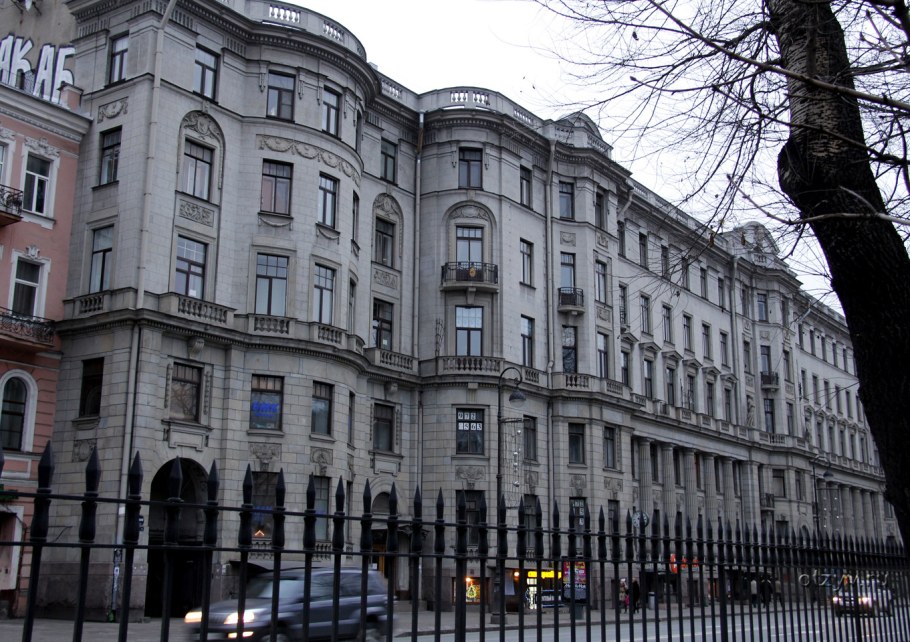 Двор курдонер Санкт-Петербург