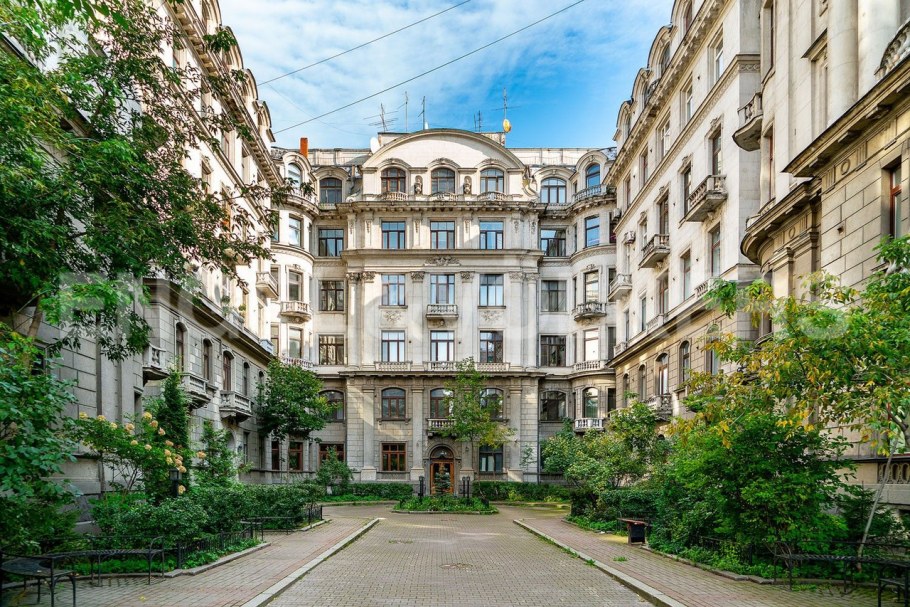 Каменноостровский 26-28 история