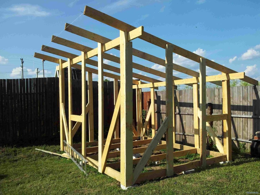 Сарай из поддонов