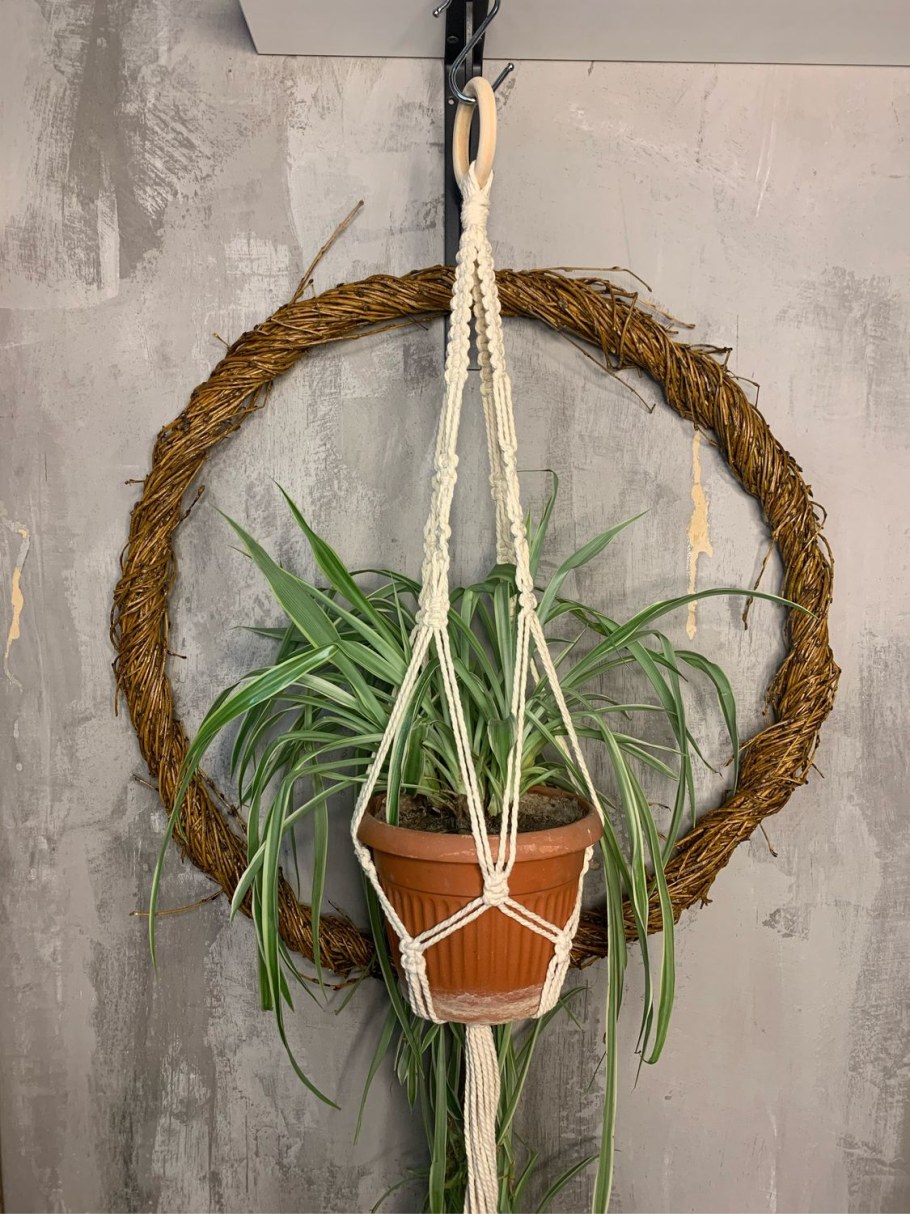 Кашпо для цветов подвесное макраме