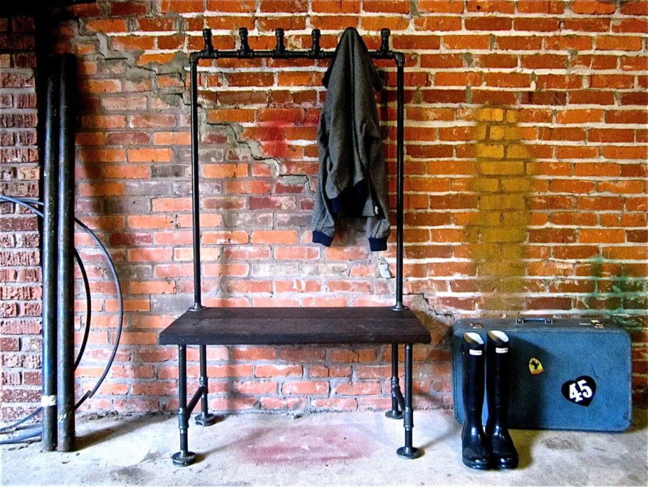 Полка из металла и дерева лофт