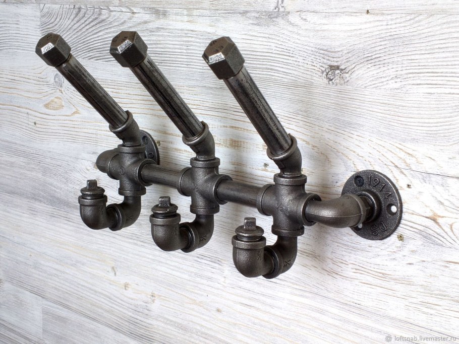 Напольная полочка в стиле лофт