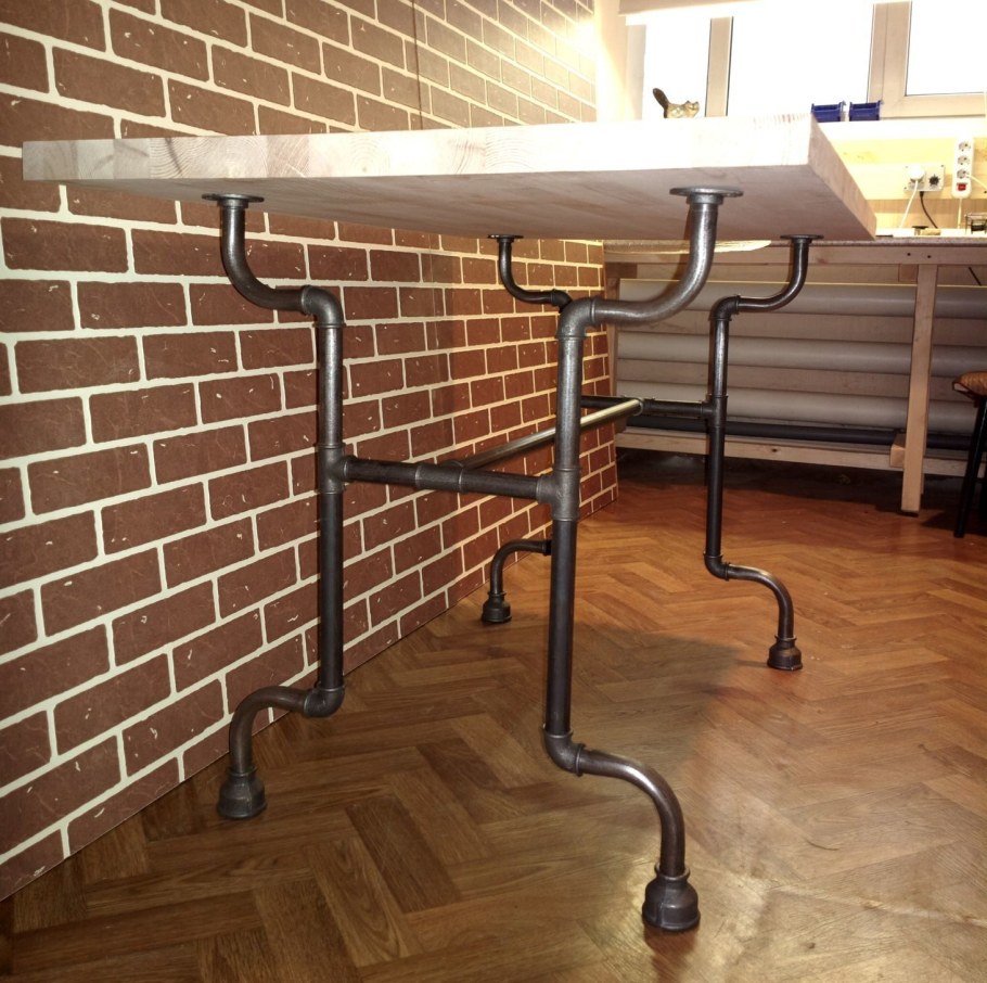 Подстолье из труб в стиле лофт