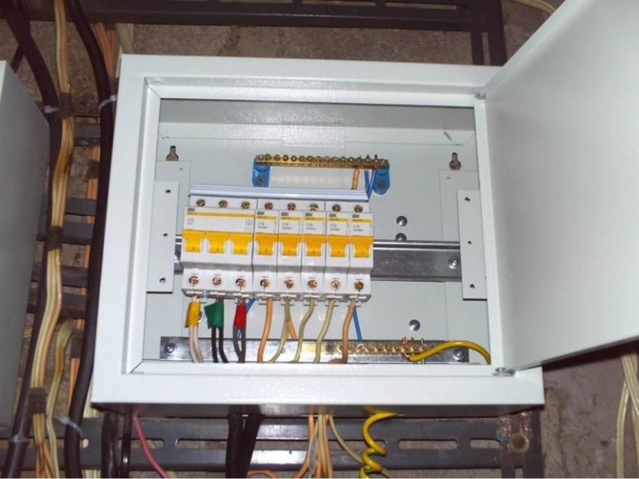 Расключение щита квартирного