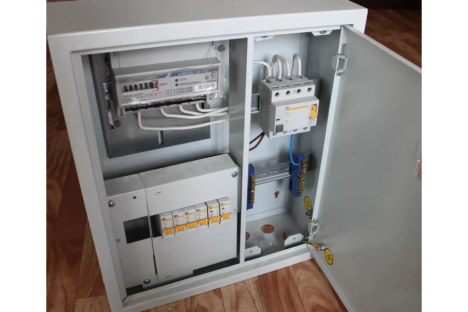 Щит учёта IEK 380